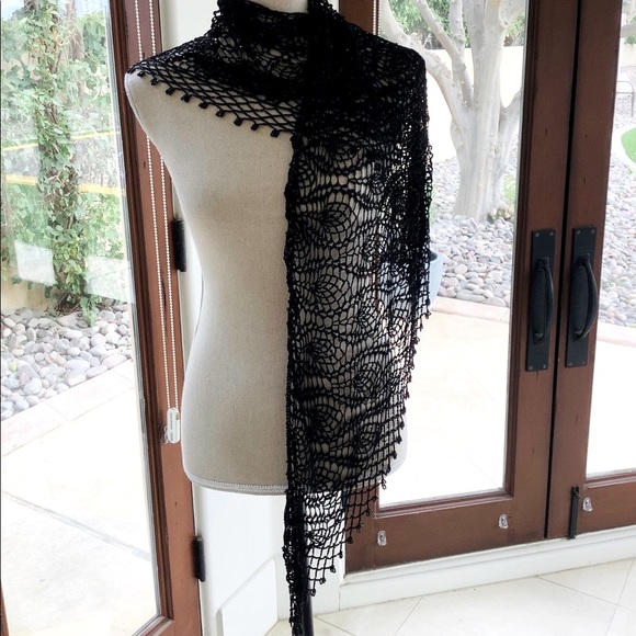 Beautiful beaded Hip/Shoulder wrap - Picture 7 of 14